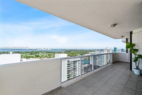 Condo in Miami Beach, Florida, 2 bedrooms  № 1327950 - photo 4