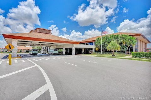 Copropriété à vendre à Pembroke Pines, Floride: 2 chambres, 95.88 m2 № 1316068 - photo 15