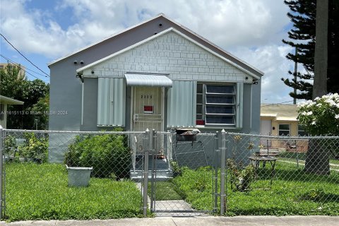 Villa ou maison à vendre à Miami, Floride: 2 chambres, 62.43 m2 № 1242027 - photo 1