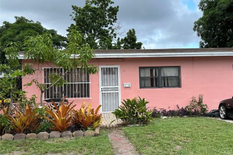 Villa ou maison à vendre à Miami, Floride: 3 chambres, 150.69 m2 № 1242065 - photo 1