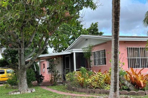 Villa ou maison à vendre à Miami, Floride: 3 chambres, 150.69 m2 № 1242065 - photo 3