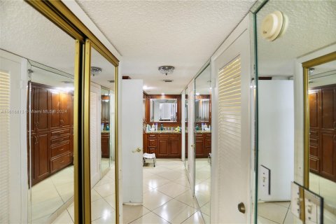 Condominio en venta en Miami Beach, Florida, 1 dormitorio, 118.08 m2 № 1242011 - foto 7