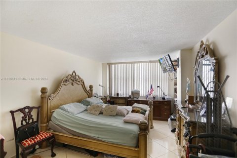 Condo in Miami Beach, Florida, 1 bedroom  № 1242011 - photo 6