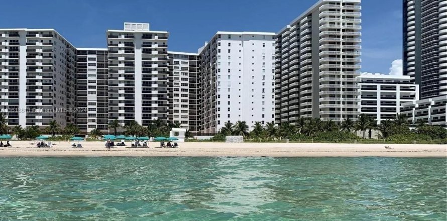 Condo in Miami Beach, Florida, 1 bedroom  № 1242011