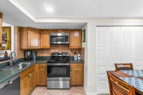 Condo in Delray Beach, Florida, 2 bedrooms  № 1081369 - photo 25