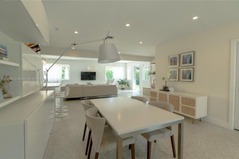 Casa en venta en Miami Shores, Florida, 3 dormitorios, 165.64 m2 № 1120378 - foto 5