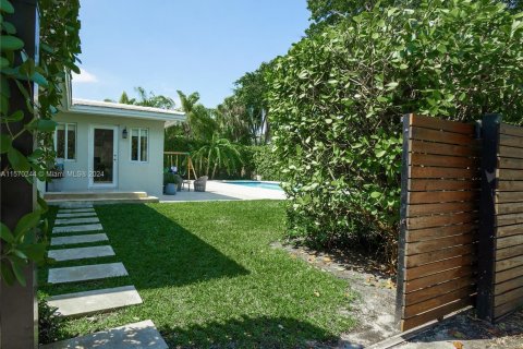 House in Miami Shores, Florida 3 bedrooms, 165.64 sq.m. № 1120378 - photo 19