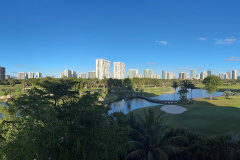 Condominio en venta en Aventura, Florida, 2 dormitorios, 121.98 m2 № 1151841 - foto 2