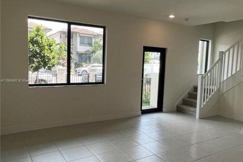 Townhouse in Doral, Florida 3 bedrooms, 199.65 sq.m. № 1119544 - photo 15