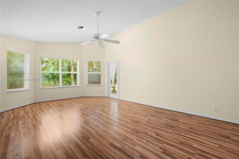 Купить виллу или дом в Бойнтон-Бич, Флорида 3 спальни, 217.86м2, № 1119438 - фото 13