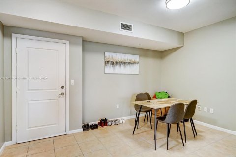 Copropriété à vendre à Fort Lauderdale, Floride: 2 chambres, 117.99 m2 № 1316350 - photo 15