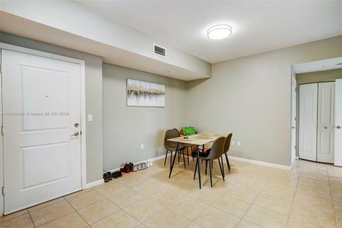 Copropriété à vendre à Fort Lauderdale, Floride: 2 chambres, 117.99 m2 № 1316350 - photo 16