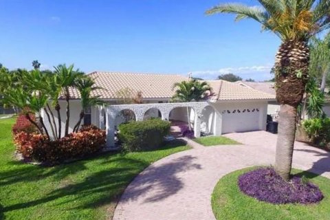 Villa ou maison à louer à Saint Petersburg, Floride: 4 chambres, 209.59 m2 № 1365053 - photo 2