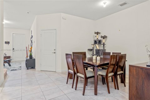 Touwnhouse à vendre à Miami Gardens, Floride: 3 chambres № 1403052 - photo 6