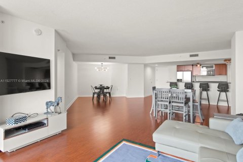 Condominio en venta en Miami, Florida, 2 dormitorios, 125.42 m2 № 991494 - foto 17