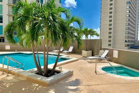 Condominio en venta en Miami, Florida, 2 dormitorios, 125.42 m2 № 991494 - foto 6