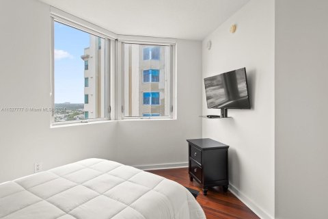 Condominio en venta en Miami, Florida, 2 dormitorios, 125.42 m2 № 991494 - foto 30