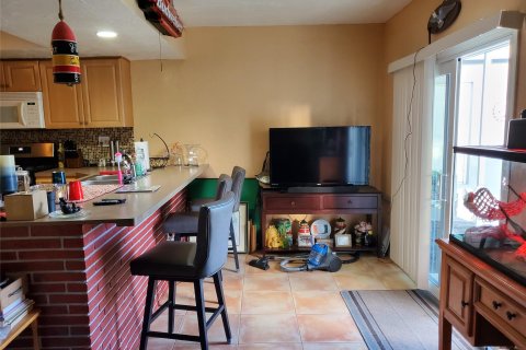 House in Cooper City, Florida 3 bedrooms, 185.71 sq.m. № 807481 - photo 8