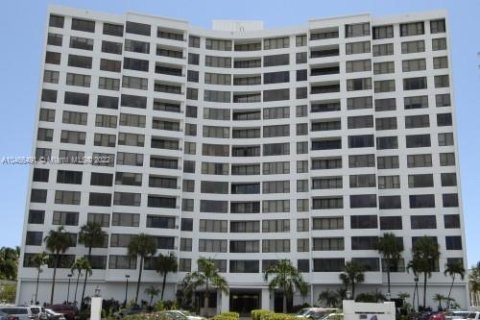 Copropriété à louer à Hollywood, Floride: 2 chambres, 116.13 m2 № 5911 - photo 1