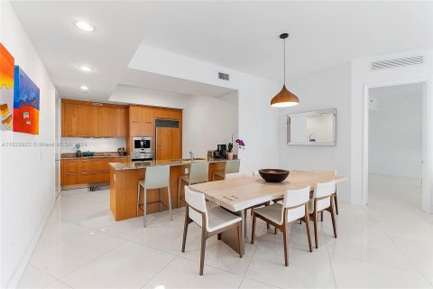 Condo in Sunny Isles Beach, Florida, 2 bedrooms  № 1291124 - photo 9