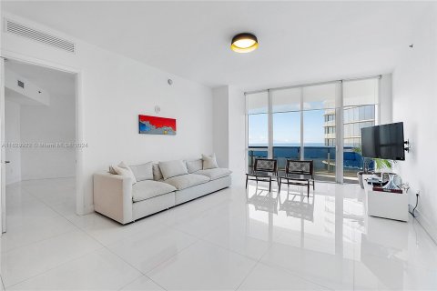 Condo in Sunny Isles Beach, Florida, 2 bedrooms  № 1291124 - photo 17