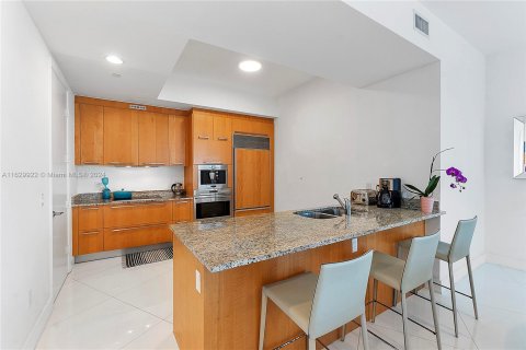 Condo in Sunny Isles Beach, Florida, 2 bedrooms  № 1291124 - photo 10