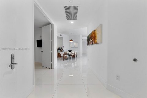 Copropriété à vendre à Sunny Isles Beach, Floride: 2 chambres, 193.61 m2 № 1291124 - photo 3