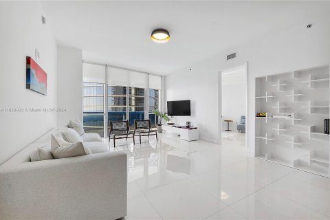 Condominio en venta en Sunny Isles Beach, Florida, 2 dormitorios, 193.61 m2 № 1291124 - foto 18