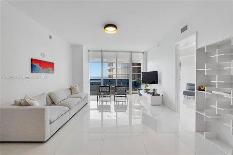 Condominio en venta en Sunny Isles Beach, Florida, 2 dormitorios, 193.61 m2 № 1291124 - foto 16