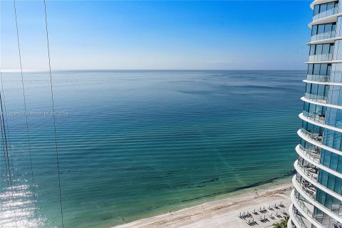 Copropriété à vendre à Sunny Isles Beach, Floride: 2 chambres, 193.61 m2 № 1291124 - photo 1