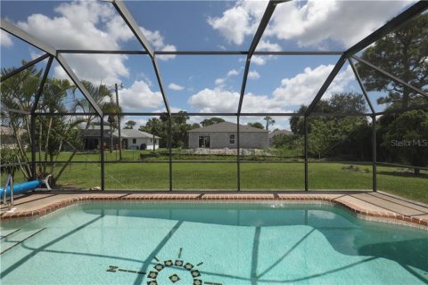 Villa ou maison à louer à Port Charlotte, Floride: 2 chambres, 85.19 m2 № 213404 - photo 25