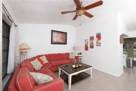 House in Port Charlotte, Florida 2 bedrooms, 85.19 sq.m. № 213404 - photo 8