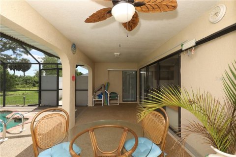House in Port Charlotte, Florida 2 bedrooms, 85.19 sq.m. № 213404 - photo 20