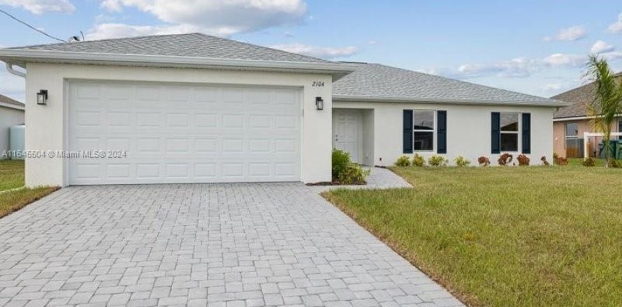 Villa ou maison à Cape Coral, Floride 4 chambres, 164.16 m2 № 1328197