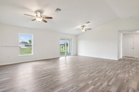 Villa ou maison à vendre à Cape Coral, Floride: 4 chambres, 164.16 m2 № 1328197 - photo 7