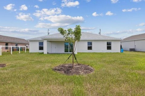 Villa ou maison à vendre à Cape Coral, Floride: 4 chambres, 164.16 m2 № 1328197 - photo 23