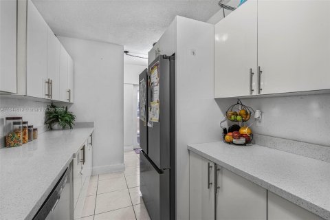 Immobilier commercial à vendre à Hialeah, Floride: 299.89 m2 № 1328148 - photo 16