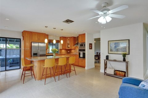 House in Weston, Florida 3 bedrooms, 149.67 sq.m. № 1328156 - photo 11