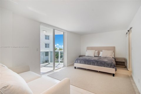 Condo in Miami Beach, Florida, 1 bedroom  № 849495 - photo 9