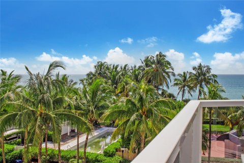 Condo in Miami Beach, Florida, 1 bedroom  № 849495 - photo 2