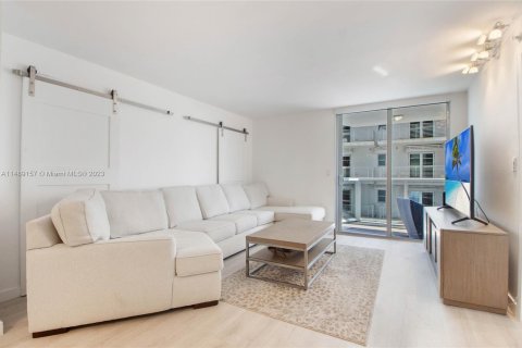 Condo in Miami Beach, Florida, 1 bedroom  № 849495 - photo 7