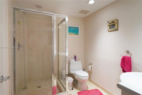 Condominio en venta en Hallandale Beach, Florida, 3 dormitorios, 145.95 m2 № 9212 - foto 6
