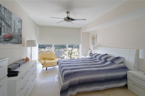 Condominio en venta en Hallandale Beach, Florida, 3 dormitorios, 145.95 m2 № 9212 - foto 14