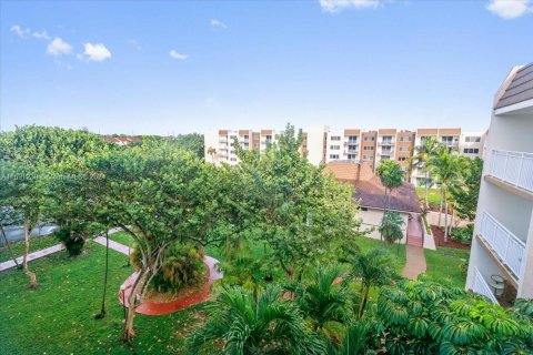 Condominio en venta en Hialeah, Florida, 2 dormitorios, 91.88 m2 № 1439704 - foto 21