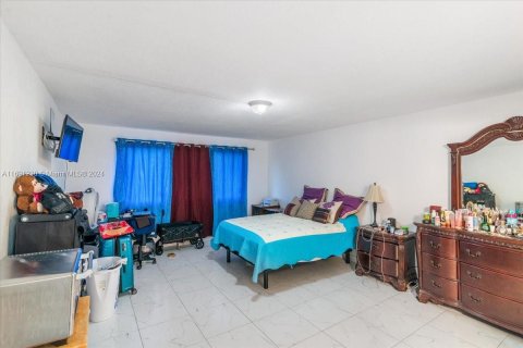 Condominio en venta en Hialeah, Florida, 2 dormitorios, 91.88 m2 № 1439704 - foto 13