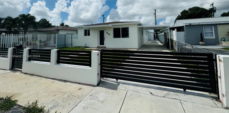 Casa en Hialeah, Florida 3 dormitorios, 157 m2 № 1362617