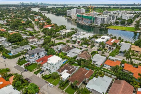 Villa ou maison à vendre à Surfside, Floride: 3 chambres, 203.18 m2 № 1398040 - photo 26