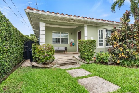 Casa en venta en Surfside, Florida, 3 dormitorios, 203.18 m2 № 1398040 - foto 25