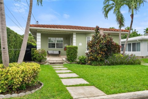 Villa ou maison à vendre à Surfside, Floride: 3 chambres, 203.18 m2 № 1398040 - photo 24