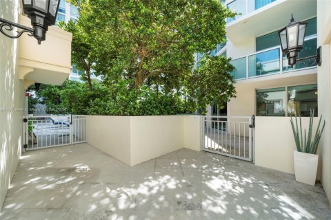 Condominio en venta en Sunny Isles Beach, Florida, 2 dormitorios, 114.18 m2 № 1398041 - foto 25